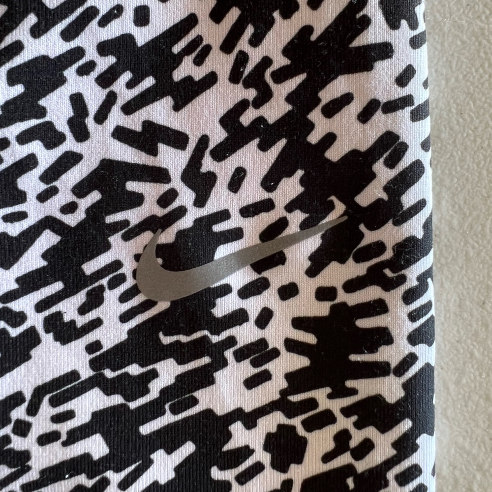 Nike Women’s Pronto Essential Running Crop Pants Tights Black/White Leggings - Picture 5 of 9